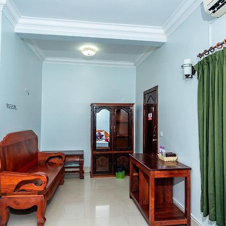 Golden Papaya Guesthouse Сіємреап Екстер'єр фото