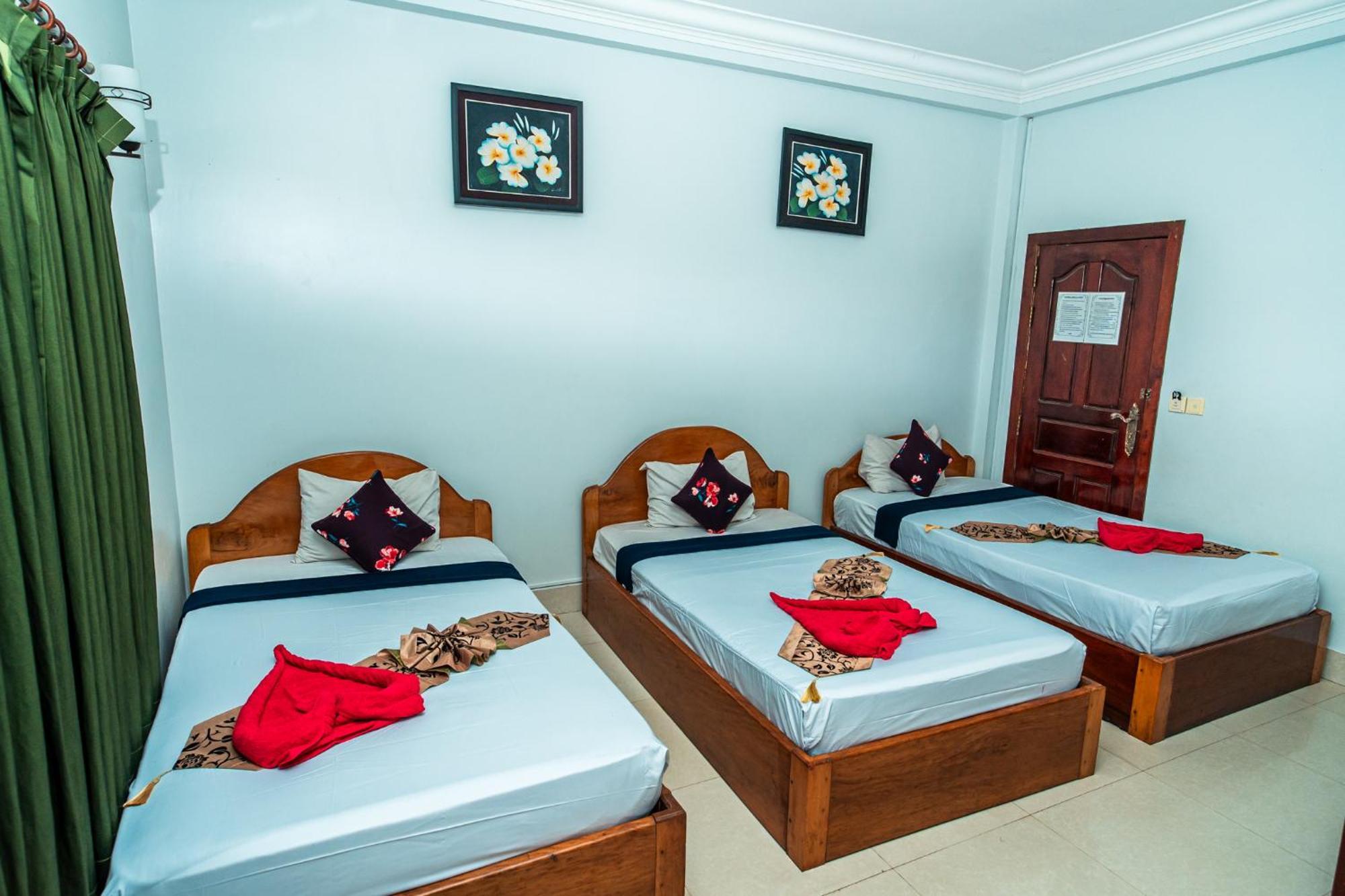 Golden Papaya Guesthouse Сіємреап Екстер'єр фото