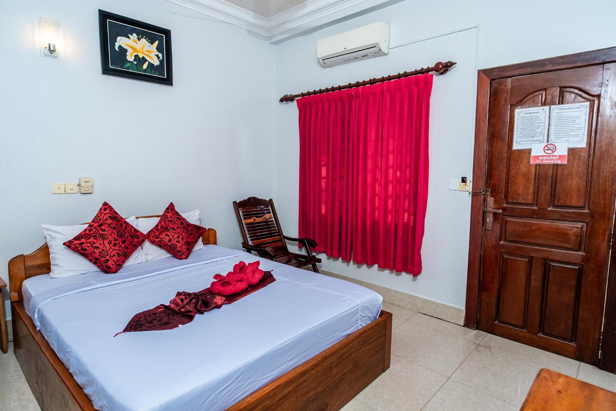 Golden Papaya Guesthouse Сіємреап Екстер'єр фото